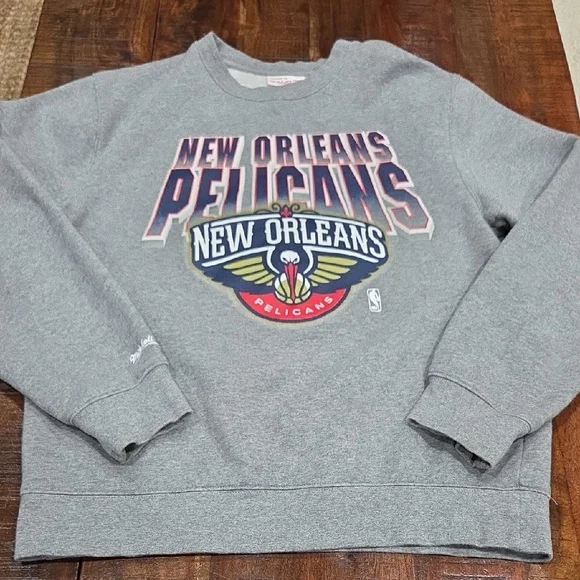 New Orleans Pelicans Basketball Gray Sweatshirt By Mitchell & Ness - Picture 1 of 9